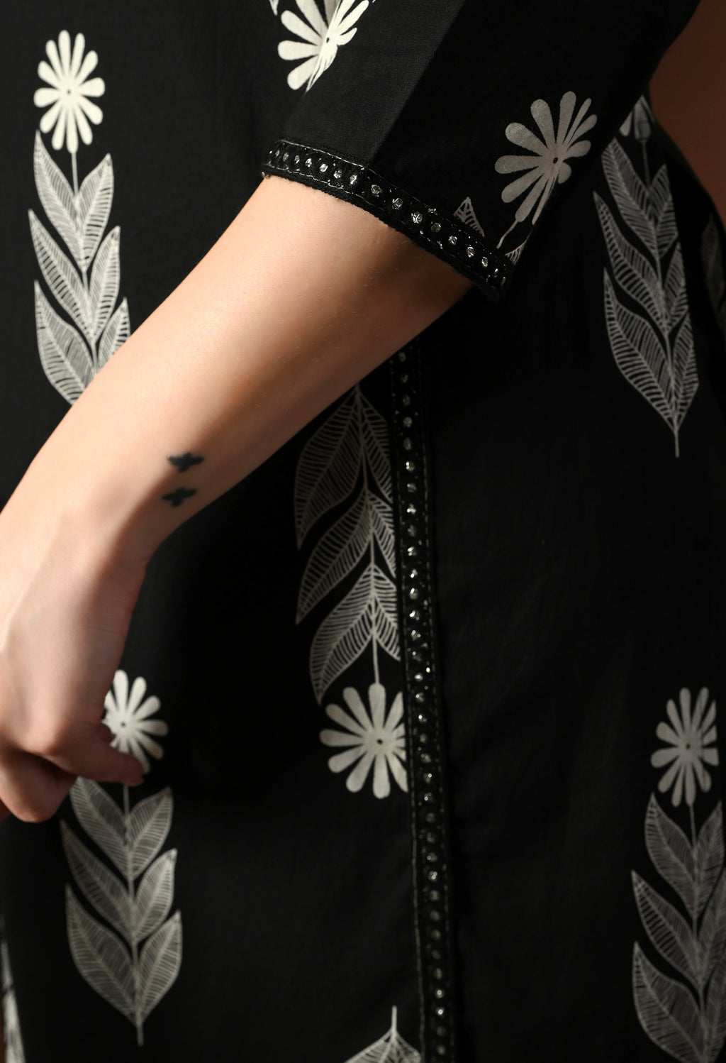 Black & Silver Foliage Print Kurta Set